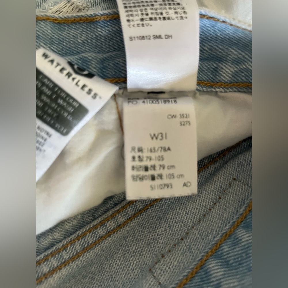 Women's Levi's 501 Original High-Rise Jean Shorts - Picture 4 of 6